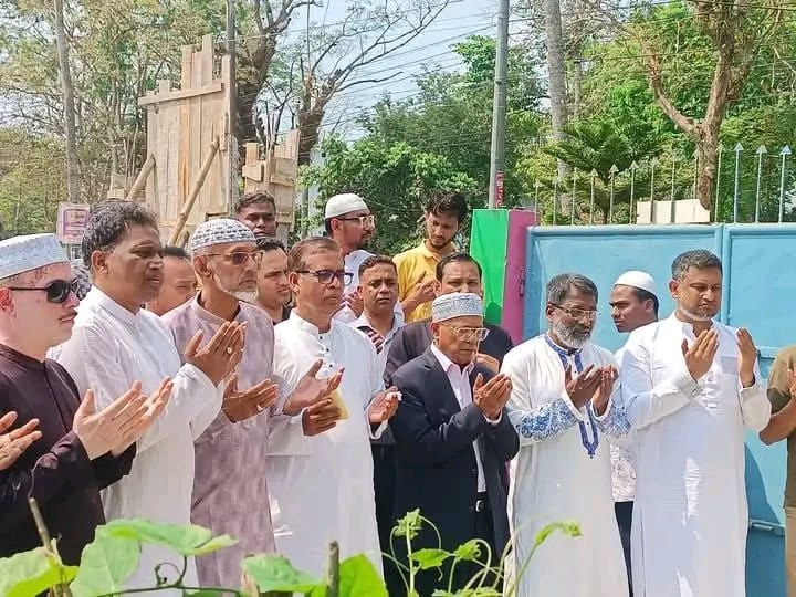 সাবেক সংসদ সদস্য গাজী নুরুজ্জামান বাবুলের কবর জিয়ারত করেন কেন্দ্রীয় বিএনপি’র নেতৃবৃন্দ।