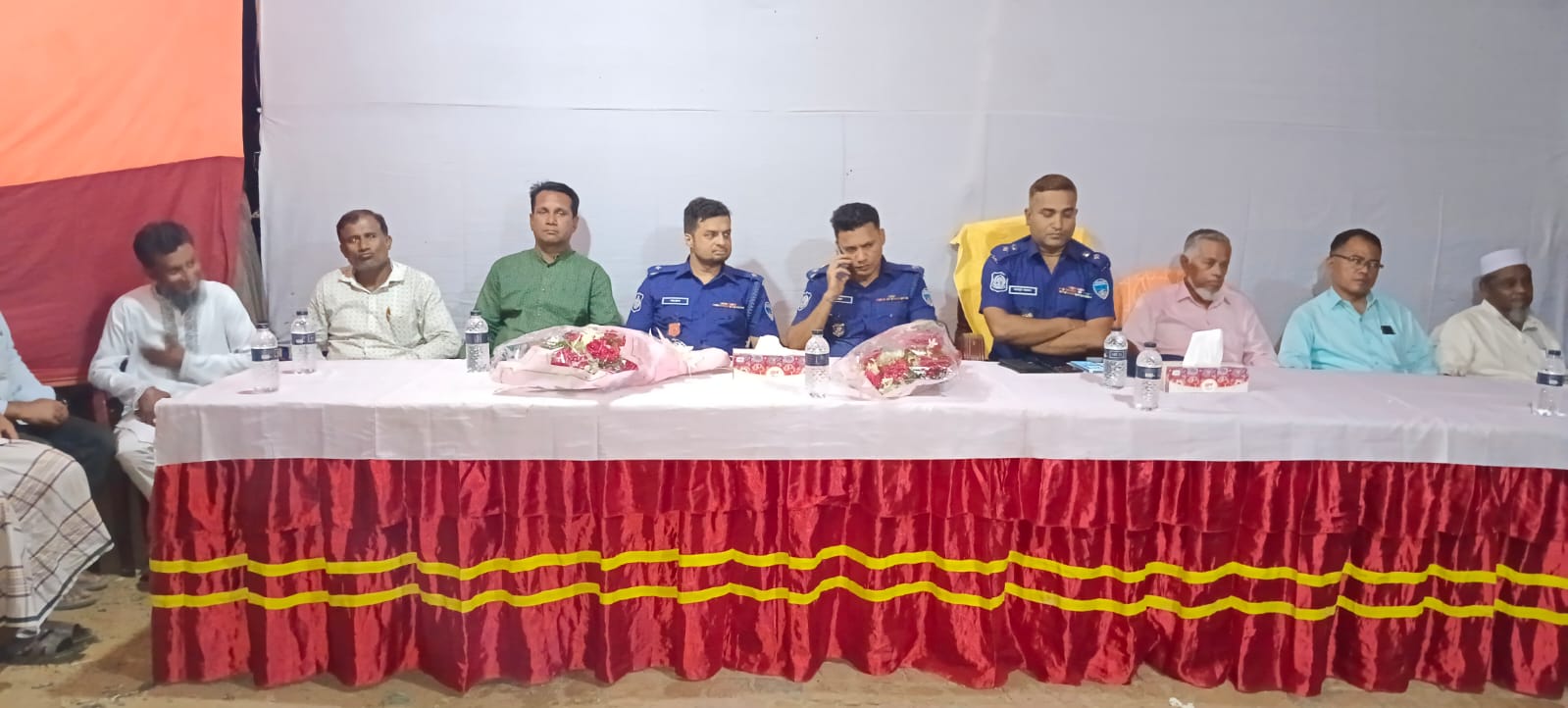 “মাদকমুক্ত সমাজ গড়ার অঙ্গীকার জেলা পুলিশ সুপার: বান্দরবান সুয়ালকে মাদকবিরোধী সমাবেশ”।