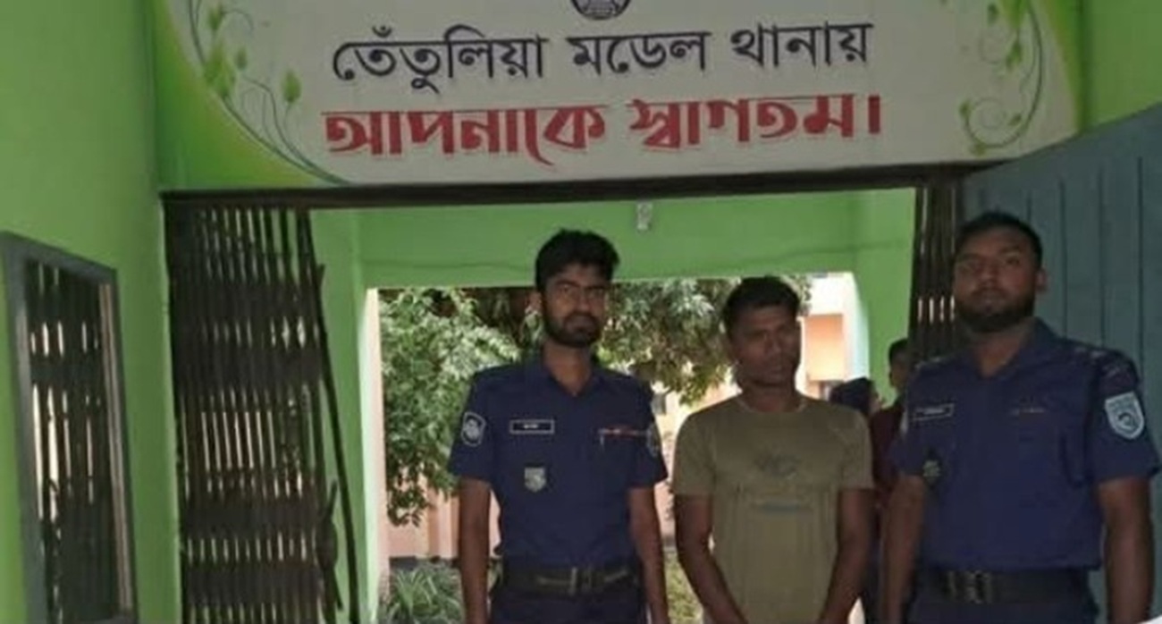 “তেঁতুলিয়ায় ইয়াবাসহ এক যুবক আটক”।