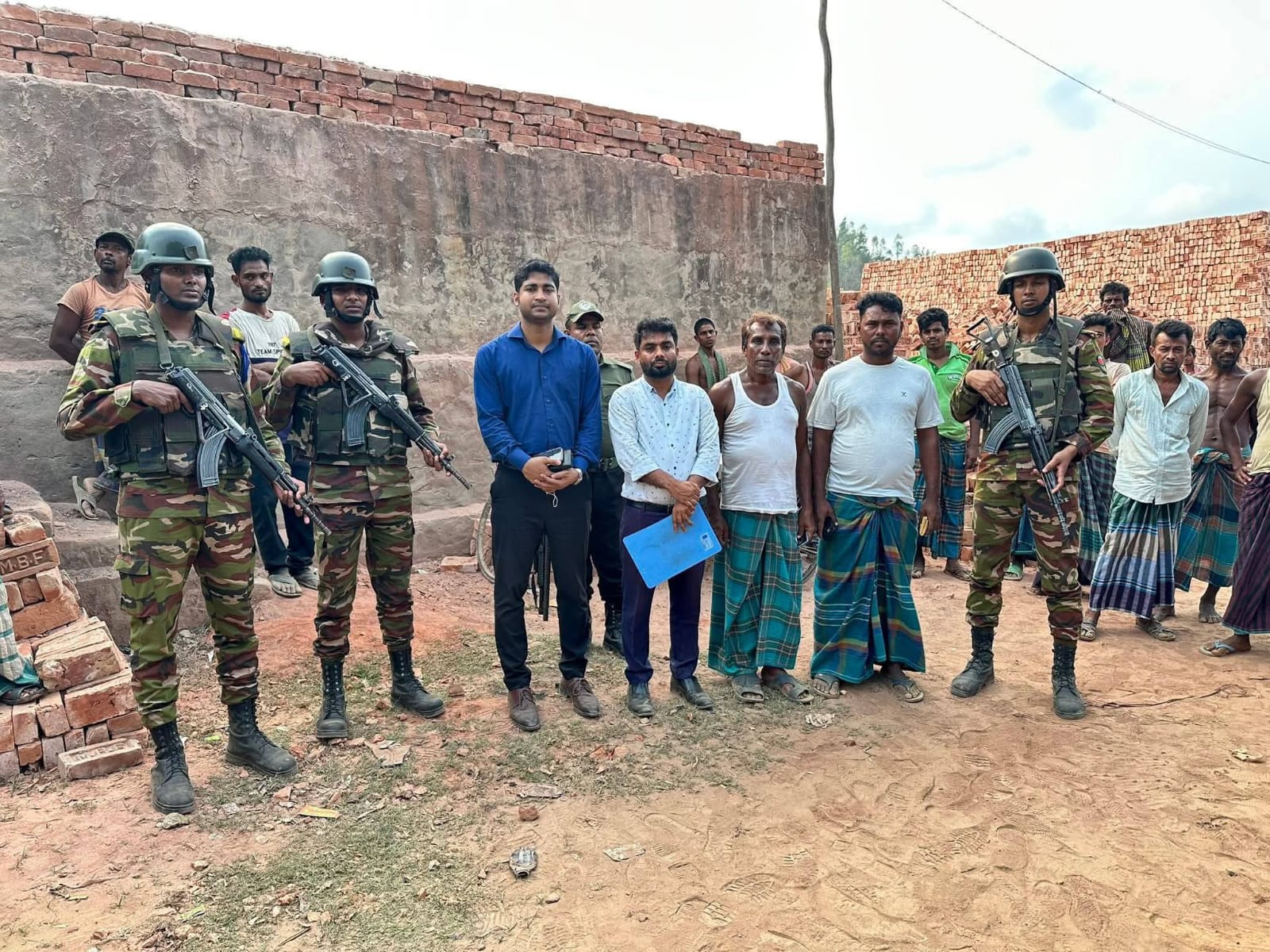“সাতকানিয়ায় দিনব্যাপী অবৈধ ইটভাটার বিরুদ্ধে মোবাইল কোর্ট অভিযান ও জরিমানা আদায়”।