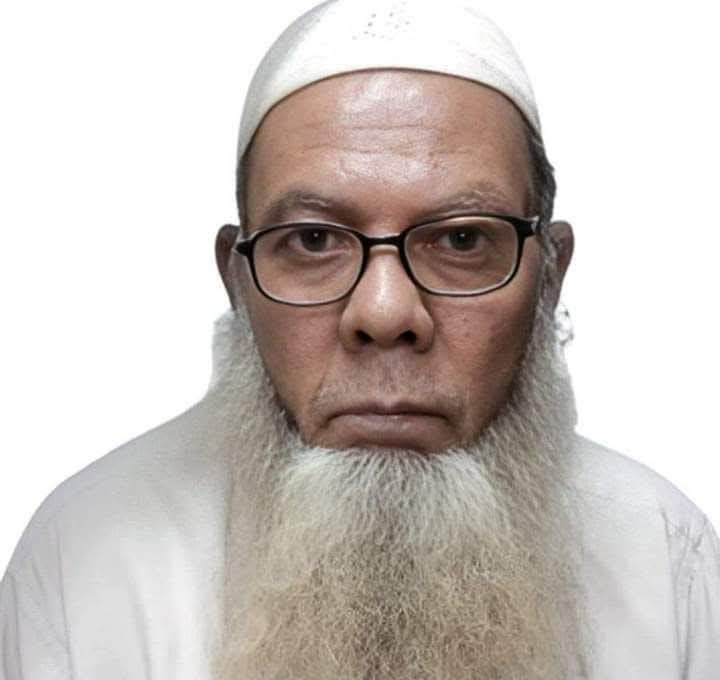 “পালেগ্রাম নাছির মোহাম্মদ পাড়ায় ফরিদ আহমদের জানাজা সম্পন্ন, হাজারো মুসল্লীর ঢল”।