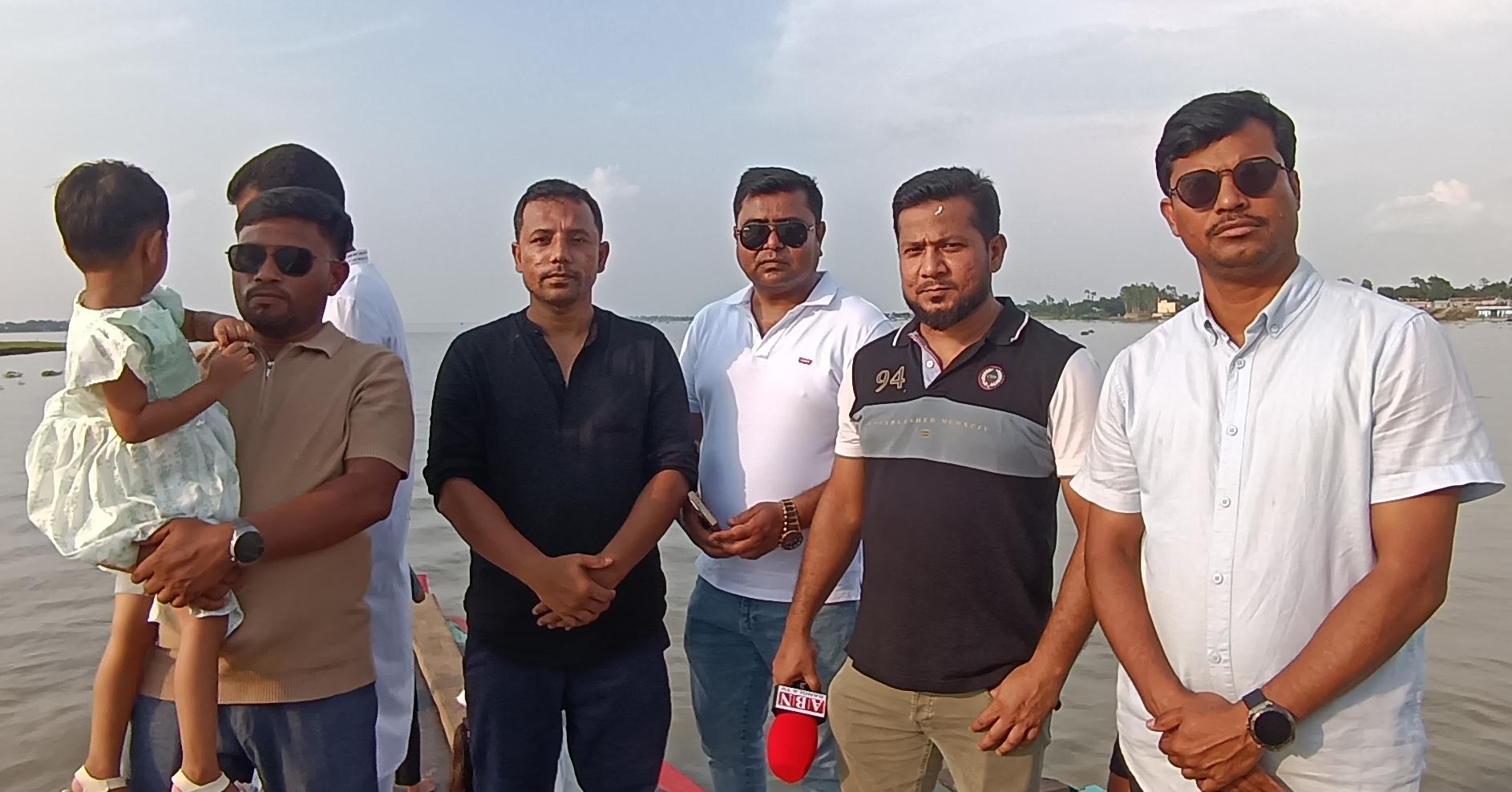 “প্রবাসী আতাউর রহমান এর সৌজন্যে আনন্দ ভ্রমণ”।