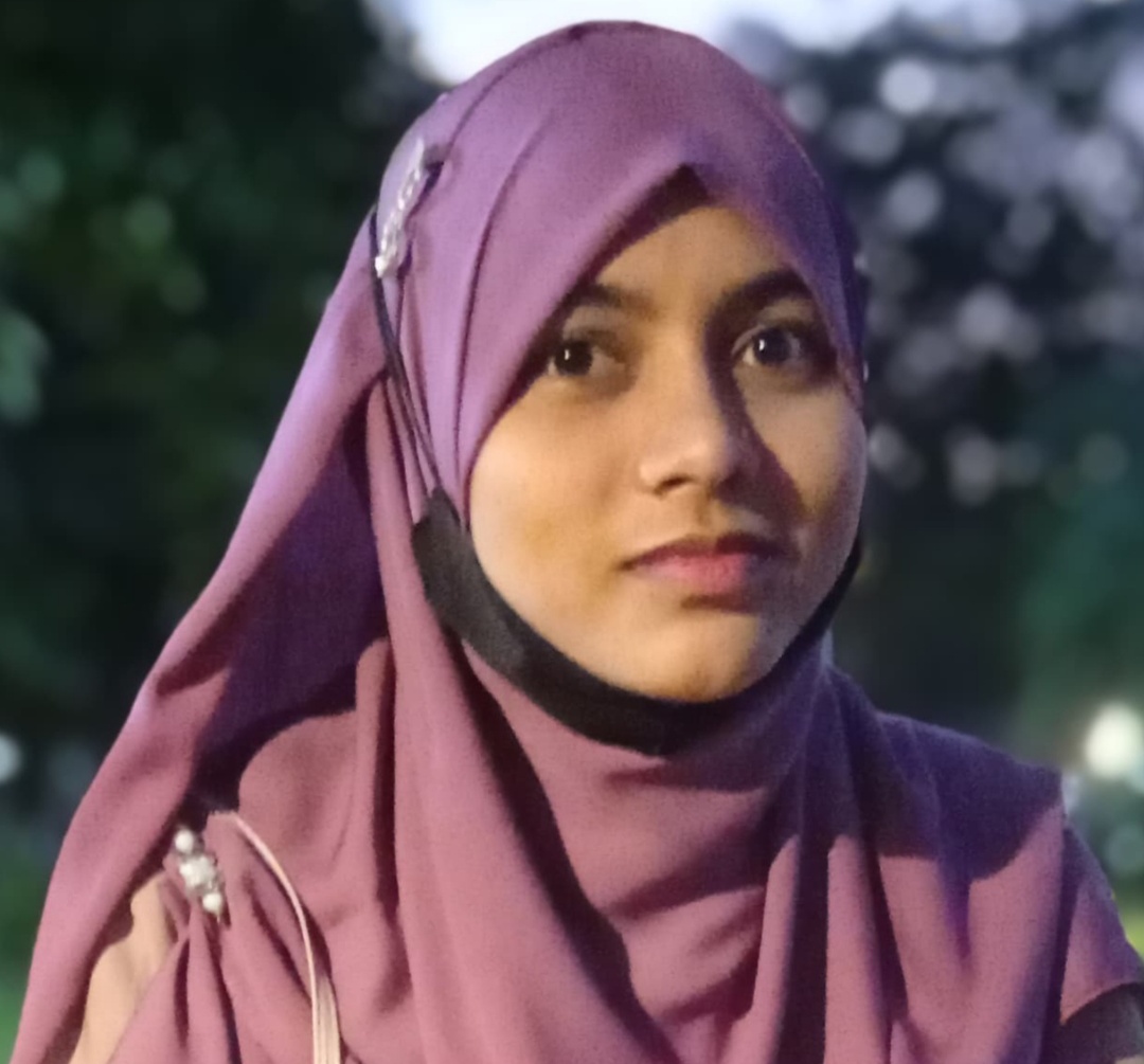 “একটি পরিবারের আকুল আবেদন — নিখোঁজ এক মেয়ের সন্ধান চাই”।