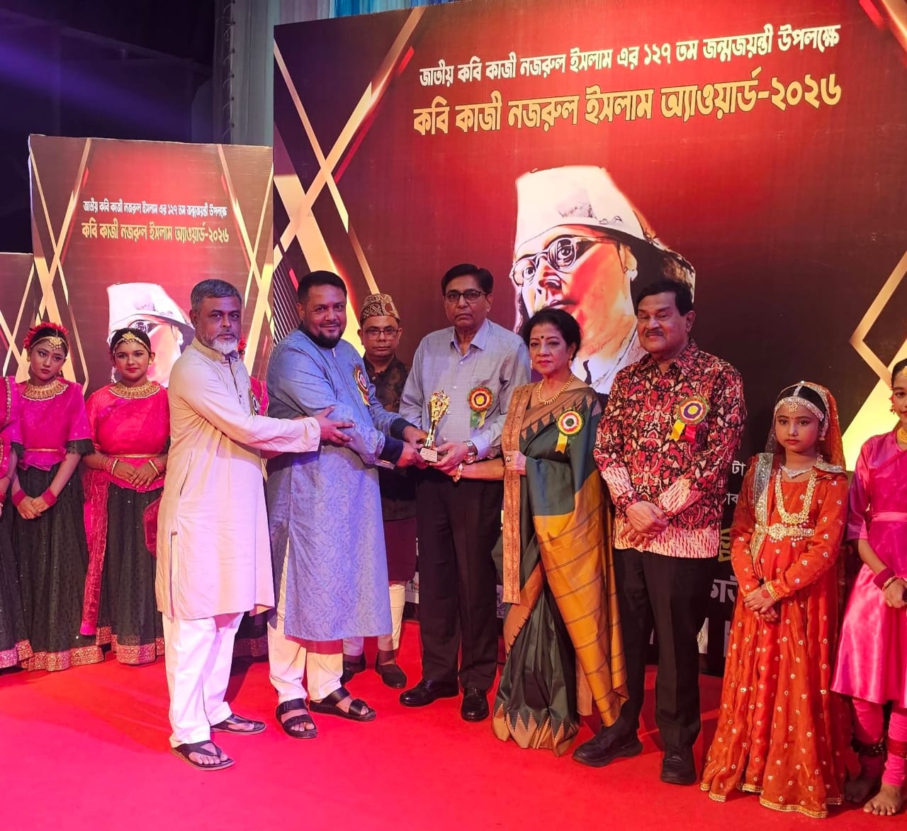 ভোর মাদকাসক্তি নিরাময় কেন্দ্রের কাজী নজরুল ইসলামের গোল্ডেন অ্যাওয়ার্ড অর্জন।