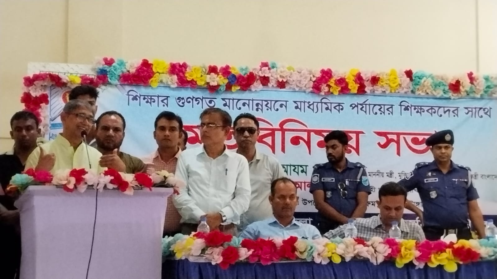 প্রাথমিক শিক্ষকরা একেকজন জাতির দায়িত্ব পালনকারী একজন নেতা: মুক্তিযুদ্ধ বিষয়ক মন্ত্রী- আযম খান।