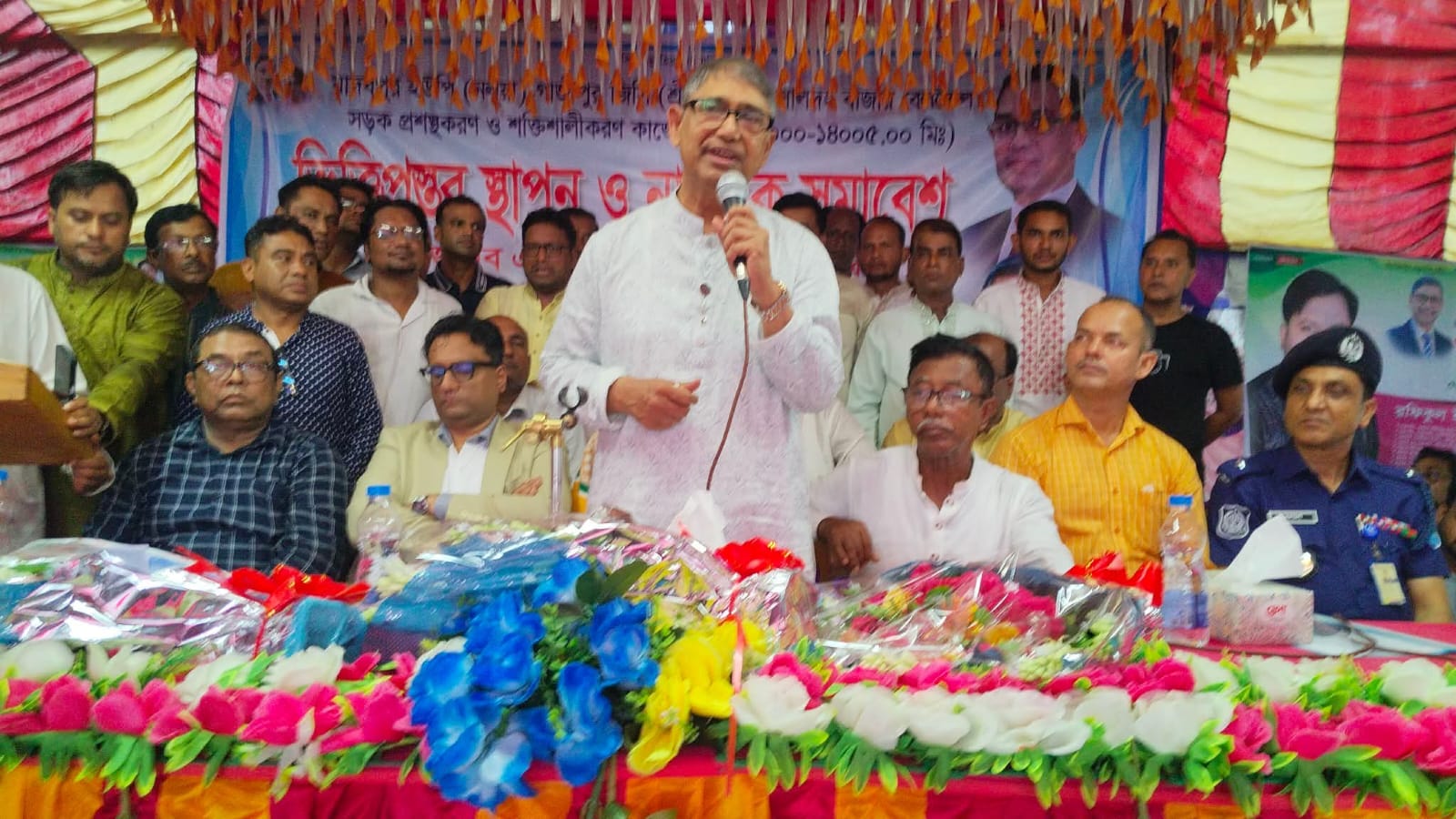 আমরা শাসক হতে আসেনি সেবক হতে এসেছি- মুক্তিযুদ্ধ মন্ত্রী – আযম খান।