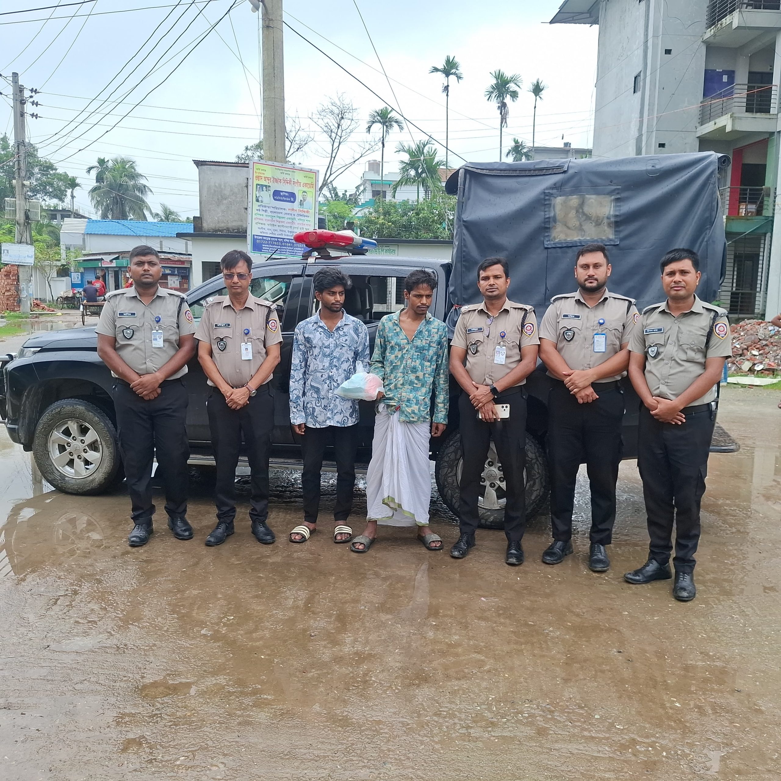 সখিপুরে মাদকবিরোধী অভিযানে দুই ব্যক্তি আটক।
