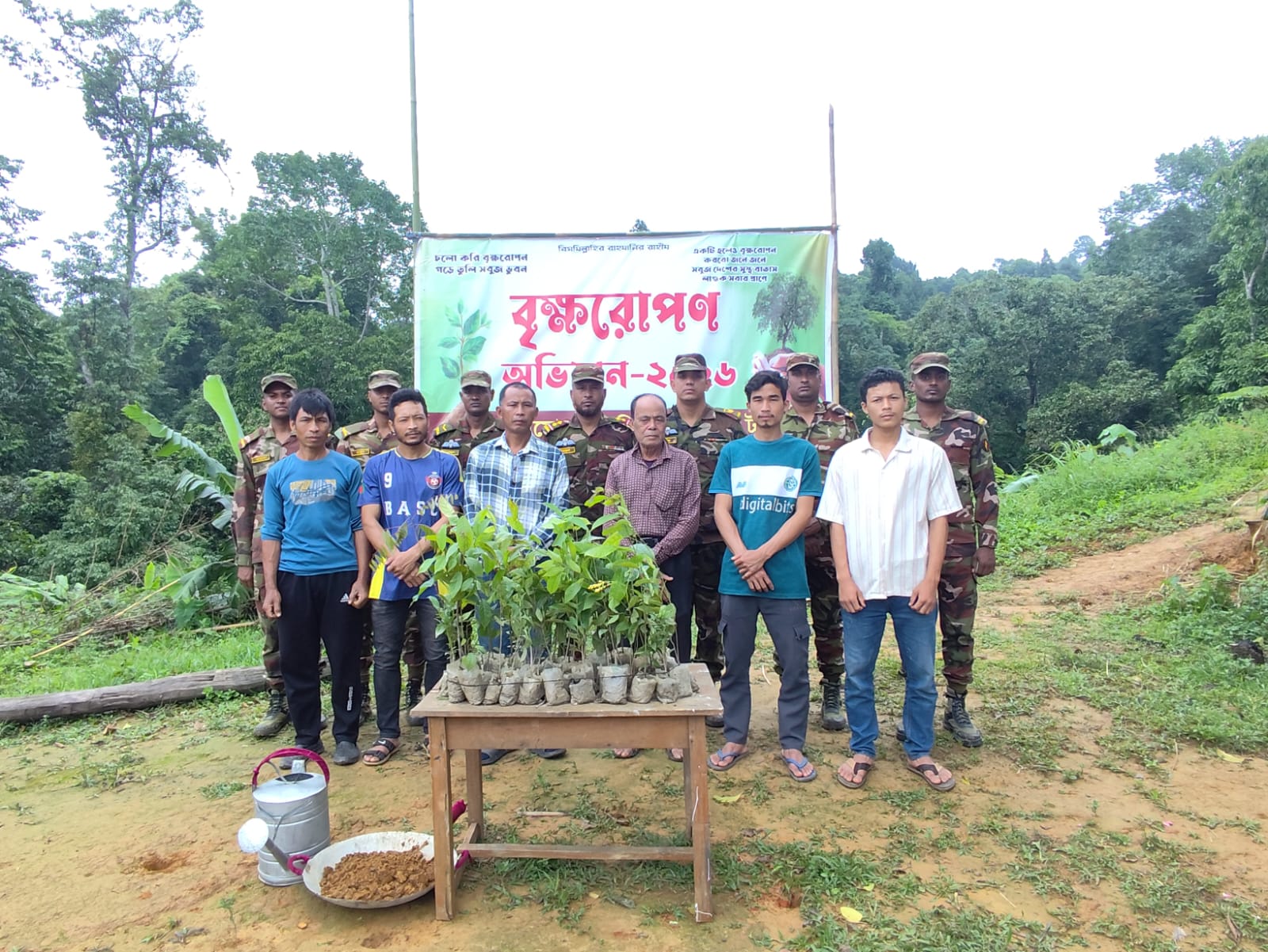 পাহাড়ের সবুজ বনায়ন ও সম্প্রীতি রক্ষায় সেনাবাহিনীর বৃক্ষরোপণ।