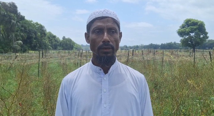 টানা বৃষ্টি ও পাহাড়ি ঢলে বন্যা, চকরিয়ায় কৃষকের ৭ লাখ টাকার শাকসবজি নষ্ট।