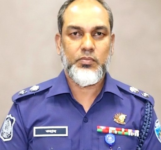 বান্দরবানে বন্যাদুর্গতদের পাশে জেলা পুলিশ: এসপি ওহাবুল ইসলাম খন্দকারের তৎপরতায় সন্তুষ্ট বান্দরবানবাসী।