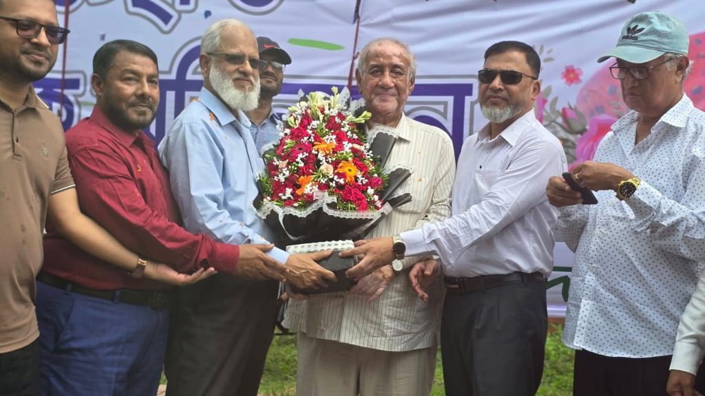 মন্ত্রী হিসেবে প্রথম বান্দরবান আগমন: ফুলেল শুভেচ্ছা ও উষ্ণ অভ্যর্থনায় সাচিং প্রু জেরি এমপিকে বরণ