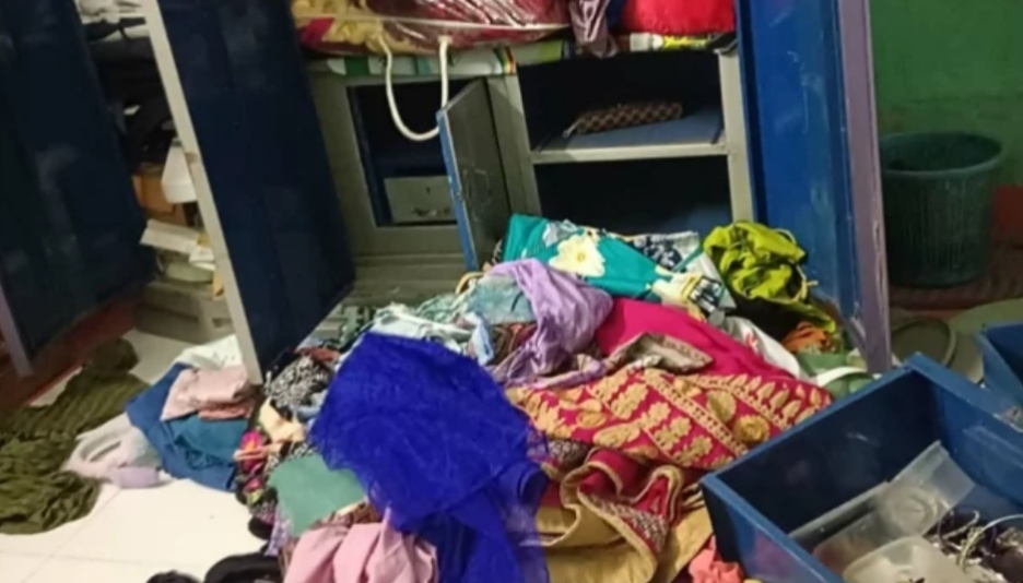 সাতকানিয়ায় সাংবাদিকের বাড়িতে দুর্ধর্ষ ডাকাতি, নগদ টাকা ও স্বর্ণালংকার লুট