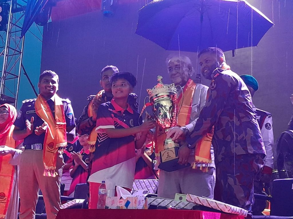 বান্দরবানের থানচিতে মহিলা ফুটবল দলের সংবর্ধনা: মাদক ও অবক্ষয় রোধে খেলাধুলার বিকল্প নেই—পার্বত্যমন্ত্রী সাচিং প্রু